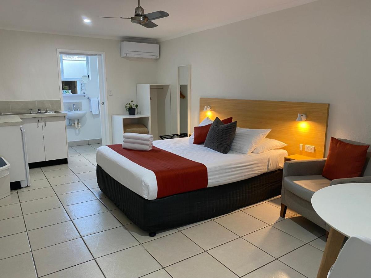 Tin Can Bay Motel Екстериор снимка