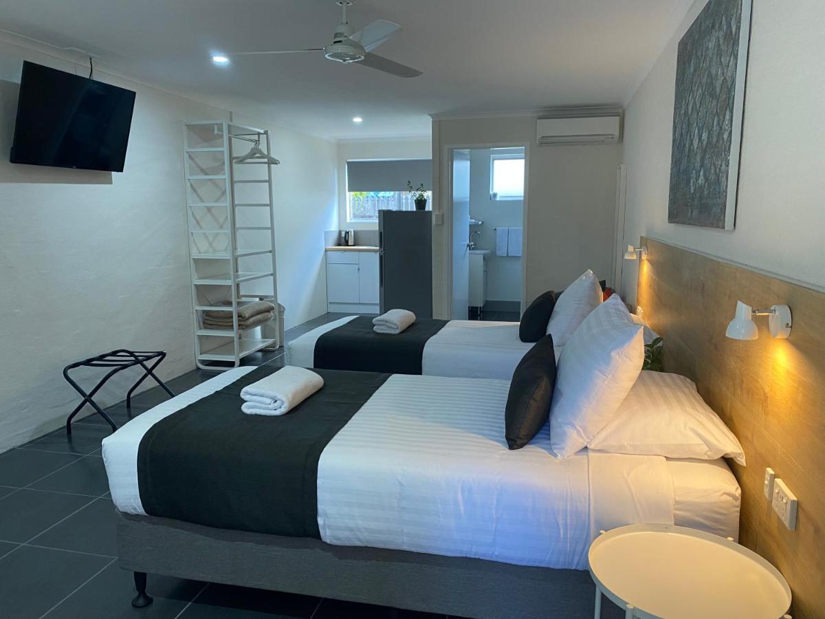 Tin Can Bay Motel Екстериор снимка