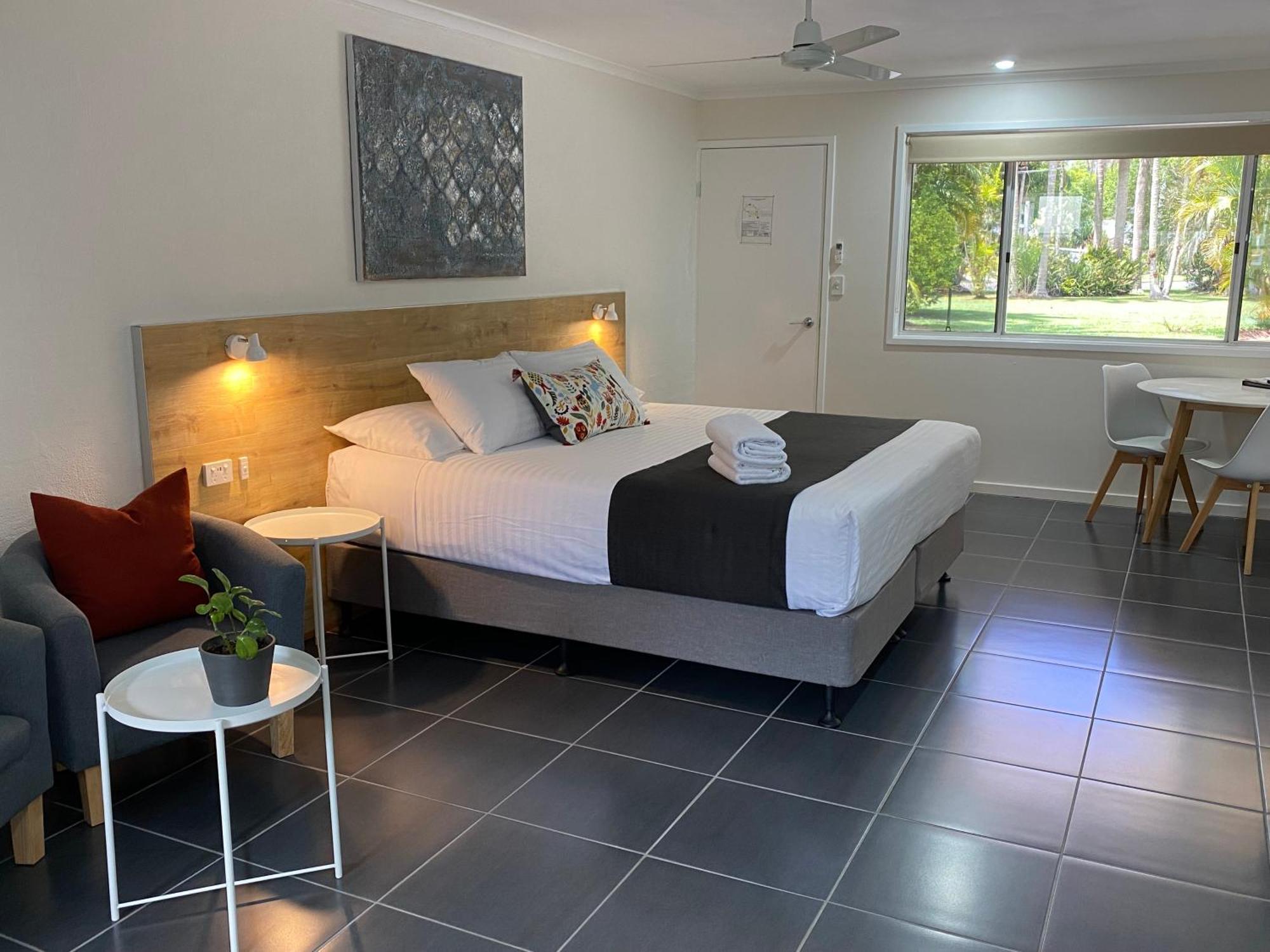 Tin Can Bay Motel Екстериор снимка