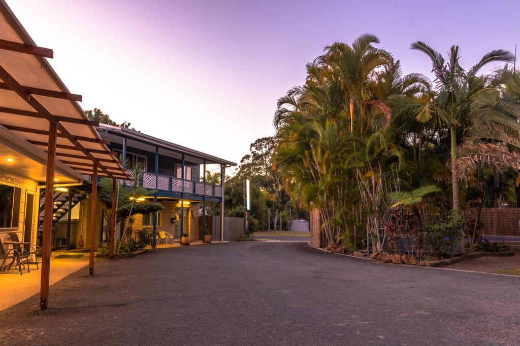 Tin Can Bay Motel Екстериор снимка